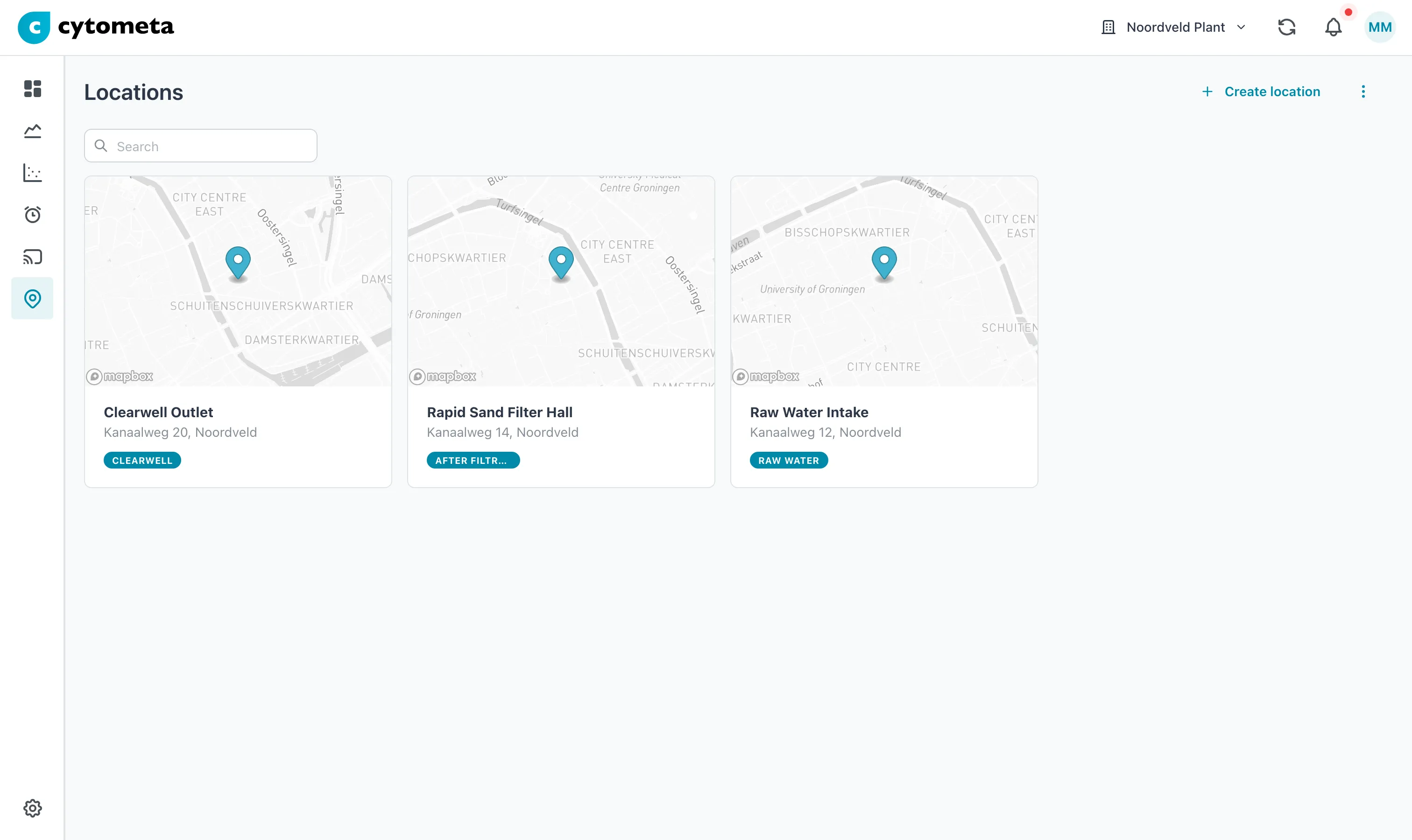 Locations screen with three location cards, each with a map, the address and a tag